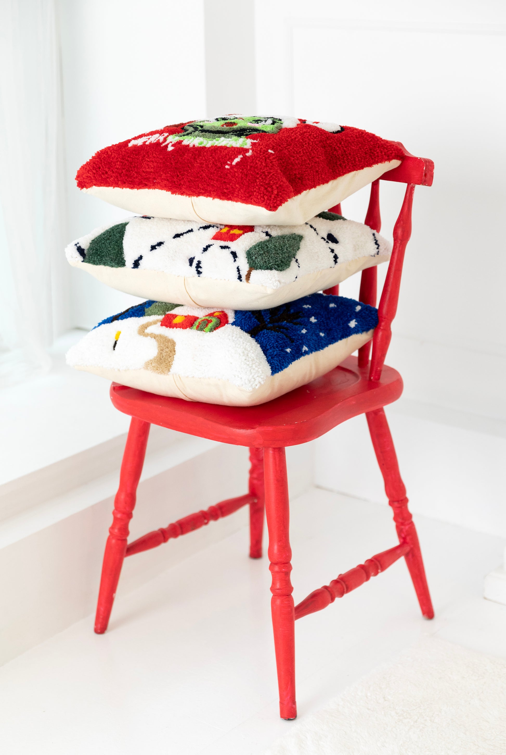 Baby Grinch Tufted Kırlent