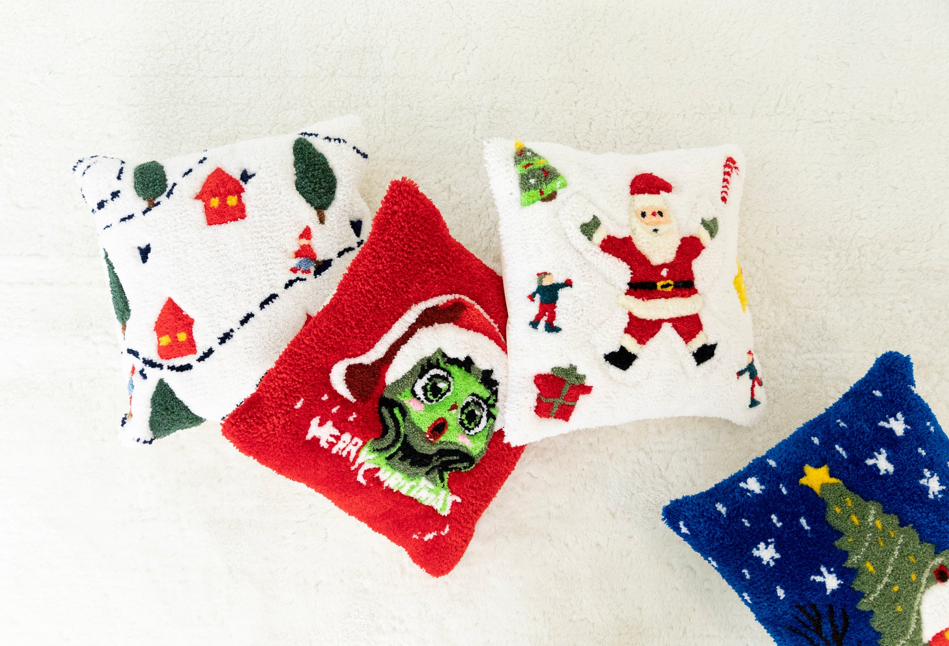 Baby Grinch Tufted Kırlent